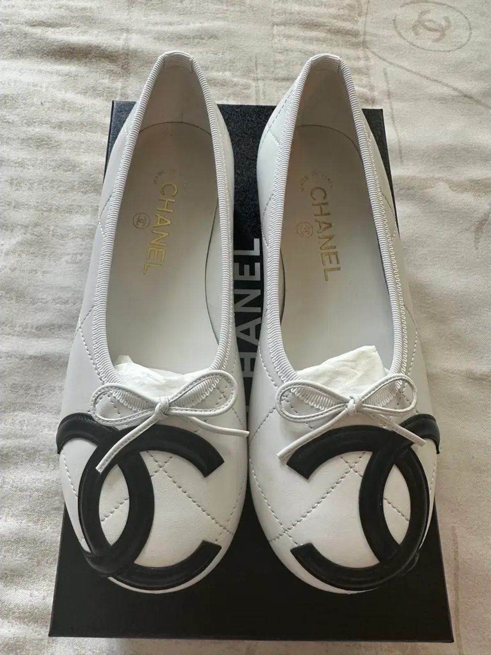 Chanel White Leather CC Logo Ballet Flats BOX NOT INCLUDED